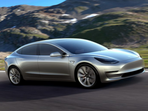 بدء إنتاج سيارة تيسلا “موديل 3” يوم الجمعة