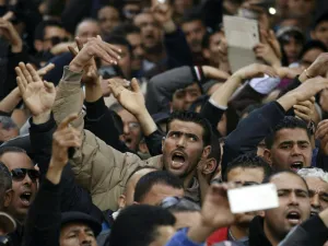 حراك احتجاجي متصاعد ينذر بشتاء ساخن في الشارع التونسي