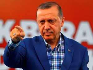 أردوغان يصعد ضد ماكرون بسبب "إبادة الأرمن"
