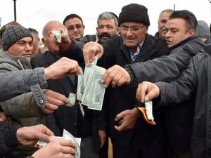 هكذا استجاب الأتراك لطلب أردوغان لإنقاذ الليرة 