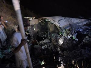 48 ضحية بينهم داعية شهير في تحطم طائرة باكستانية