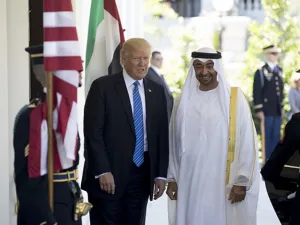 تعاون نادر مع التحقيقات قد يفتح بابا جديدا للمخاطر أمام إدارة ترامب 