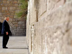 من المقرر أن يتوجه بنس إلى مصر واسرائيل وألمانيا اعتبارا من يوم الثلاثاء المقبل