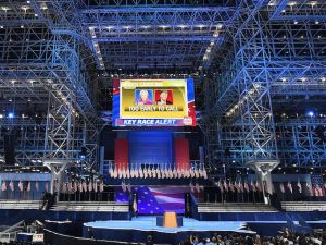  ترامب يفوز بـ 76 صوتاً في المجمع الانتخابي مقابل 68 لكلينتون