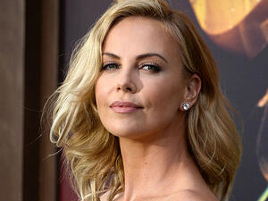 النجمة العالمية تشارليز ثيرون