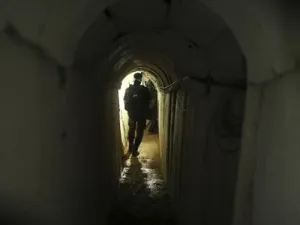 استشهاد فلسطينيين من كتائب القسام بانهيار نفق بغزة