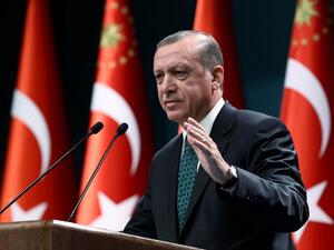 Turkish President Recep Tayyip Erdogan delivers a speech to lawyers at the Presidential Complex in Ankara, Turkey on April 5, 2016. (AFP/Kayhan Ozer)