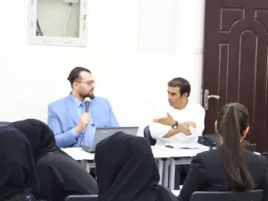 طارق سيف  - الأمين العام للمبادرة الدولية غذائي علاجي محاضرا 
