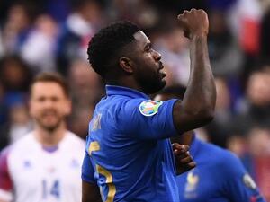 أومتيتي يحتفل بهدفه