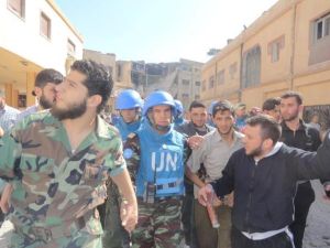 عبدالرزاق طلاس القيادي في الجيش الحر مع البعثة الدولية 