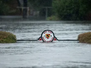 NEW BERN, NC - SEPTEMBER 14: Neighborhoods flooded after the storm surge from Hurricane Florence flooded the Neuse River September 14, 2018 in New Bern, North Carolina after making landfall as Category 1 storm and flooding from the heavy rain, forcing hundreds of people to call for emergency rescues in the area which sits at the confluence of the Nueces and Trent rivers. The storm has since been downgraded to a tropical storm. Chip Somodevilla/Getty Images/AFP 
