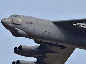 قاذفة استراتيجية من نوع "بي 52" 