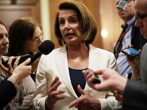 زعيمة الاقلية الديمقراطية في مجلس النواب الأمريكي نانسي بيلوسي