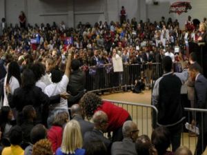 هيلاري كلينتون الاوفر حظا للفوز بالترشيح الديموقراطي للانتخابات الرئاسية الاميركية 