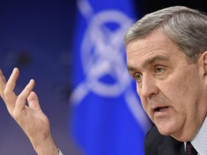 المندوب الأمريكي لدى حلف شمال الأطلسي دوغلاس ليوت