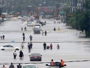 معظم الخسائر نجمت عن السيول التي اجتاحت منطقة هيوستون