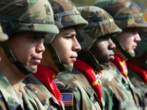  أكثر من 100 ألف اعفاء طبي مؤقت ودائم منذ عام 2007 يسمح للجنود باطلاق لحاهم