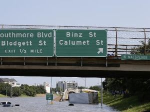 28 قتيلا على اثر امطار غزيرة على جانبي الحدود المكسيكية الاميركية
