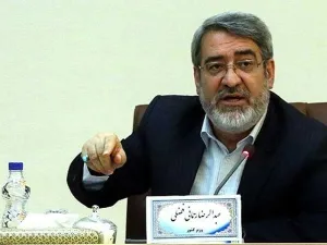 قتيلان بالرصاص خلال التظاهرات في إيران.. ووزير الداخلية يحذر 