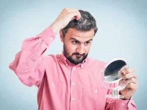 ‏ظهور الشيب قبل سن الأربعين سببه جيني وليس دلالة على التقدم بالسن


