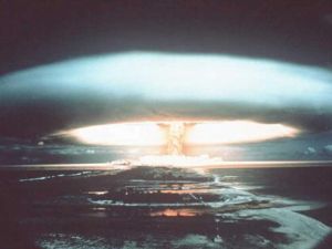 الولايات المتحدة تفرج عن فيديوهات لتجارب نووية سرية 