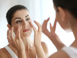 من خلال البشرة ينعكس جمال المرأة وصحتها ومدى اهتمامها بنفسها

