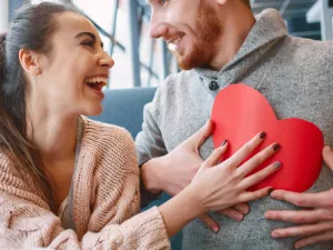 قد تتعرض المرأة لهزات وإضطرابات عاطفية خارجة عن إرادتها
