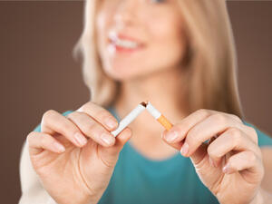 من فوائد ترك الدخان على البشرة الحصول على بشرة نضرة
