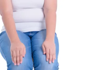  أعراض مرض الوذمات الشحمية تتمثل في ثقل القدمين والذراعين