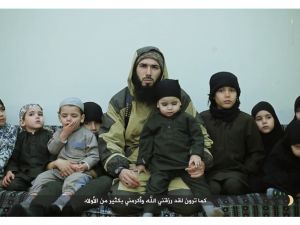 "أبو يعقوب الفرنسي" لديه تسعة أطفال ستة منهم ذكور- يوتيوب
