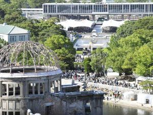 اليابان تحيي ذكرى سقوط أول قنبلة ذرية أمريكية على هيروشيما
