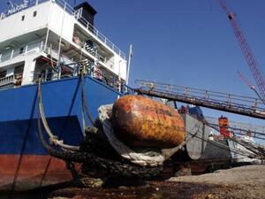 حملت نقابة ميناء عدن الجهات الرسمية المسؤولية الكاملة لاستعادة نشاطه