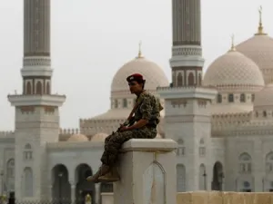 أزمة صامتة بين السعودية وعمان سببها الحوثيون