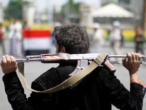 إيران تدرب الحوثيين في القصير وبعلبك