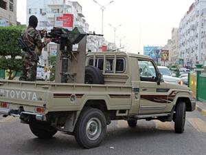 قوات الأمن نقلت أفراد الوفد إلى فندق في عدن بعد استجوابهم، ولم تُعد جوازت السفر إلى أصحابها