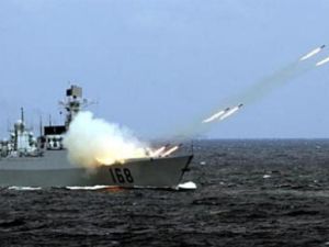 تنظيم القاعدة إستخدم زوارق في الماضي لمهاجمة أهداف بحرية