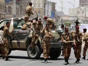 عناصر من الجيش اليمني الموالي للرئيس هادي
