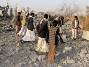 الحوثيون يقصفون بقذائف الهاون منزل ياسر العواضي في مديرية “ردمان”