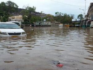 منظمات إغاثة تحذر من أن الأمطار الموسمية قد تفاقم وباء الكوليرا في اليمن