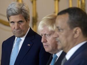 US Secretary of State John Kerry, British Foreign Secretary Boris Johnson and UN Special Envoy for Yemen Ismail Ould Cheikh Ahmed make a joint statement on Yemen at Lancaster House in London on October 16, 2016. (AFP/Justin Tallis)