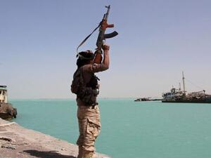 الحوثيون يوافقون على سحب قواتهم على مسافة 5 كلم من مينائي الصليف ورأس عيسى