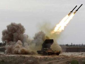 الحوثيون يستهدفون معسكر "أم الريش" التابع لقوات هادي في محافظة مأرب