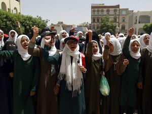 Yemeni students shout slogans during a rally at a school in the capital Sanaa protesting the deployment of US Special Forces to their country, amid the ongoing conflict in the impoverished Arab state, on May 23, 2016. (AFP/Mohammed Huwais)