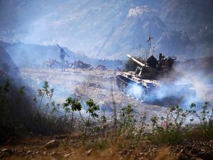 A tank of the Yemeni forces loyal to the Saudi-backed exiled president is pictured during clashes with Shiite Houthi rebels oustide the country's third-city of Taez on April 6, 2017. (AFP/File)