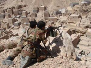 معارك عنيفة دارت مساء الاربعاء بين الجيش اليمني والمقاتلين الاسلاميين الذين ينتمون الى "انصار الشريعة"