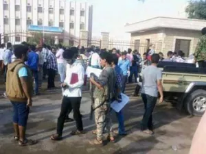 مسلحون متشددون يغلقون كليات في جنوب اليمن بسبب الاختلاط
