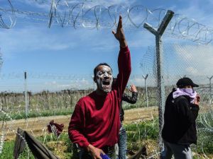 استخدام مقدونيا رصاصاً مطاطياً ضد المهاجرين أمر يستوجب الإدانة