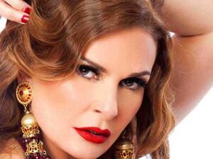 الفنانة يسرا 