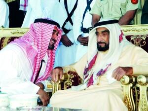  فيديو طريف ونادر لمؤسس دولة الإمارات العربية المتحدة الراحل، الشيخ زايد بن سلطان آل نهيان