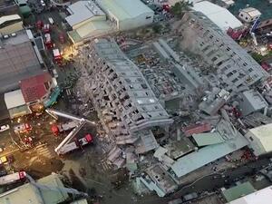 مئة شخص لا يزالون تحت الانقاض اثر زلزال تايوان
